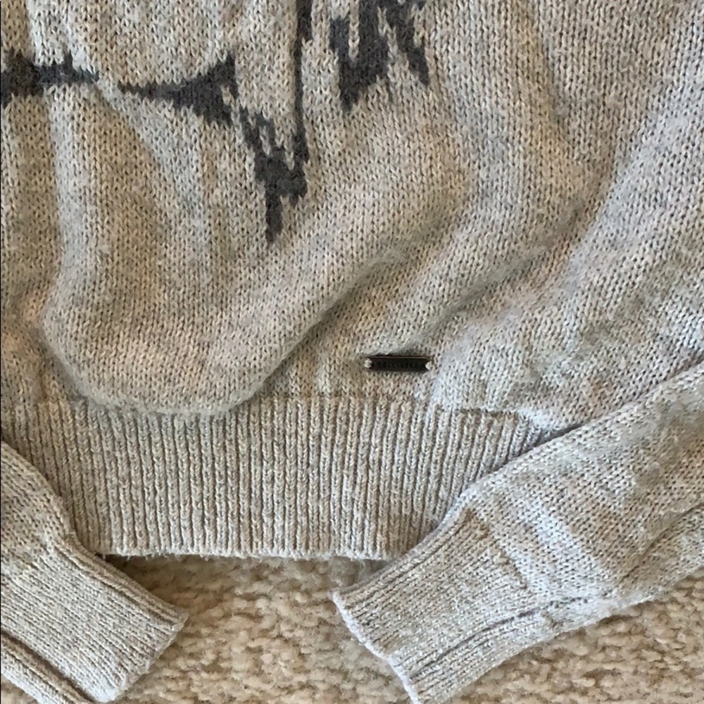 Hollister sweater - Picture 3 of 6